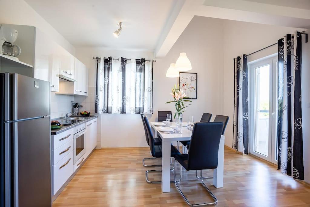 Apartments Punta プレマントゥーラ エクステリア 写真